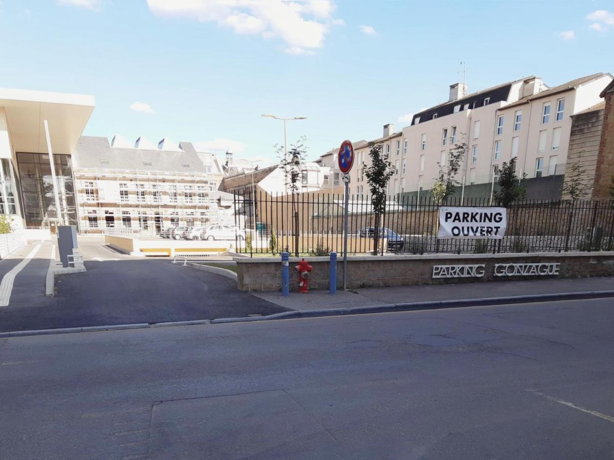 La Cour Apartment Charleville-Mezieres Bagian luar foto