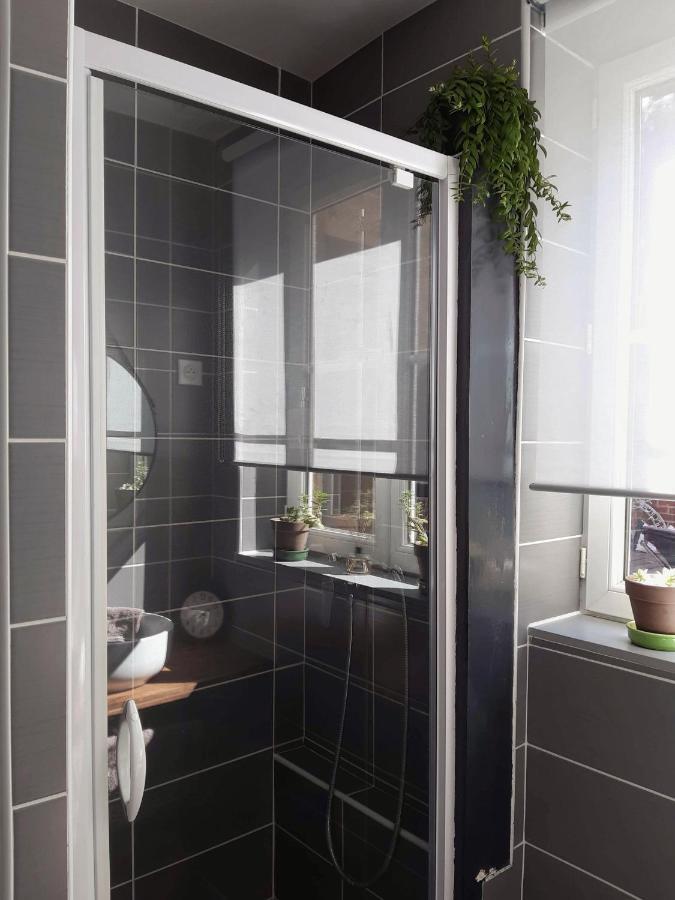 La Cour Apartment Charleville-Mezieres Bagian luar foto