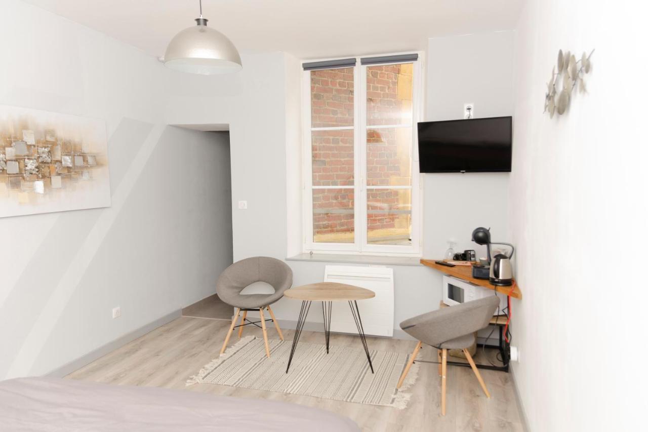 La Cour Apartment Charleville-Mezieres Bagian luar foto